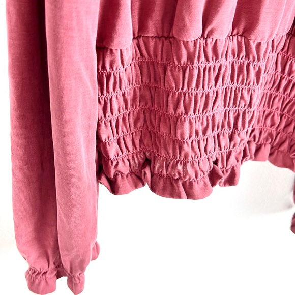 ABERCROMBIE & FITCH | ♥️Cold Shoulder Long-Sleeved Ruffled Blouse - Picture 11 of 14